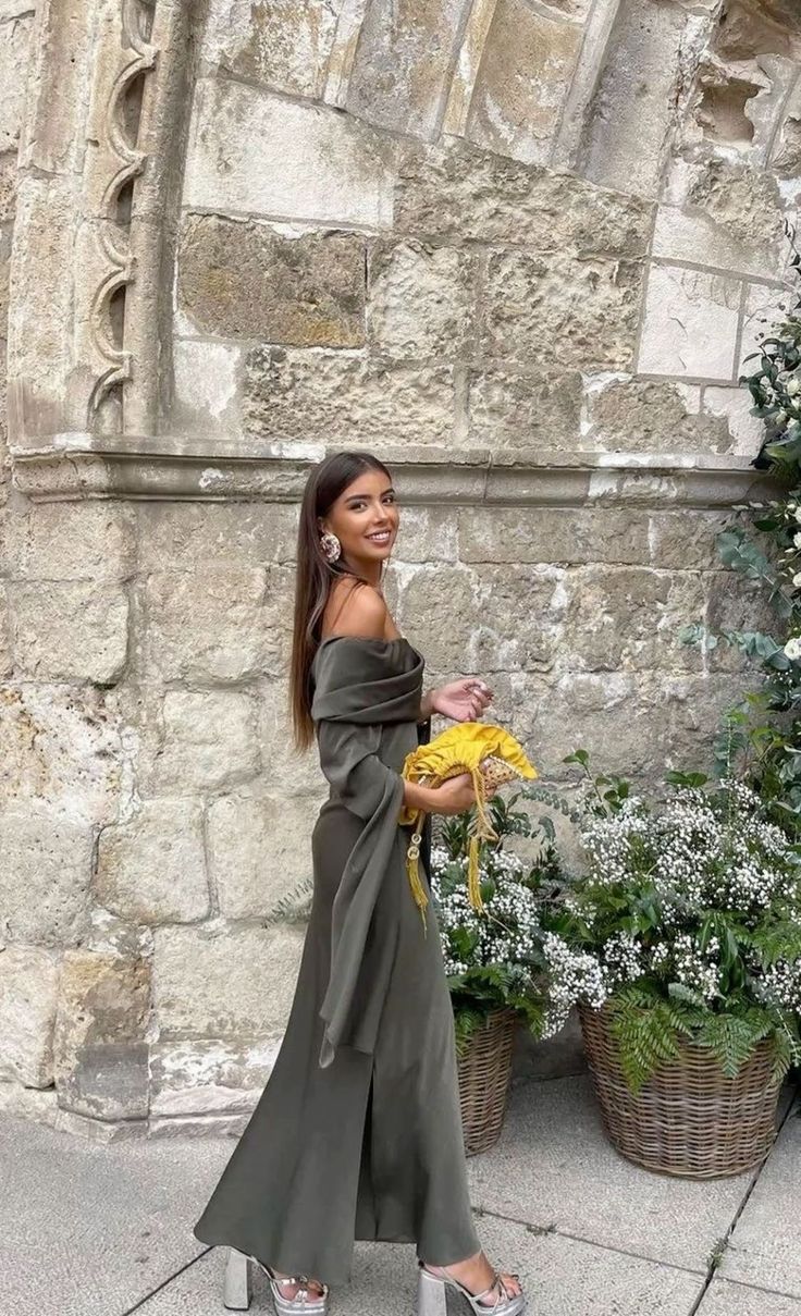Elena Moore - Vestido Midi Satin