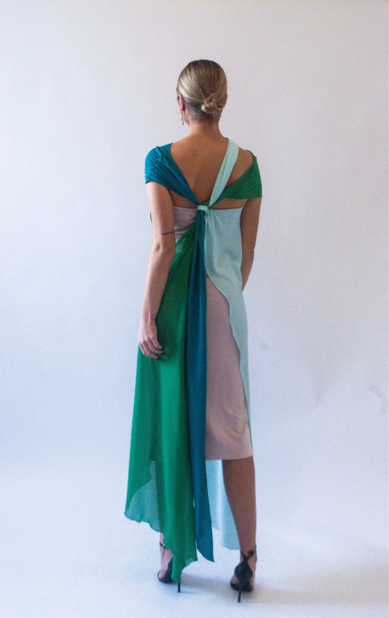 Rental Mode- Vestido Midi Euphoria